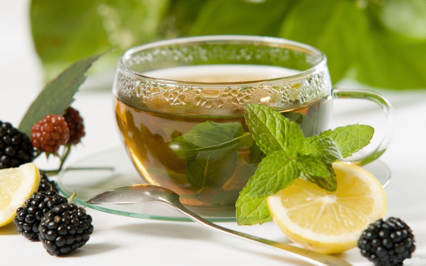 Пейте чай обязательно - он не только тонизирует, но и дарит здоровье